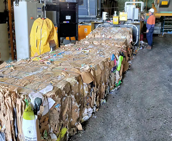Solusi Baling Multifungsi & Efisiensi Tinggi untuk Pusat Daur Ulang Terkemuka di Australia